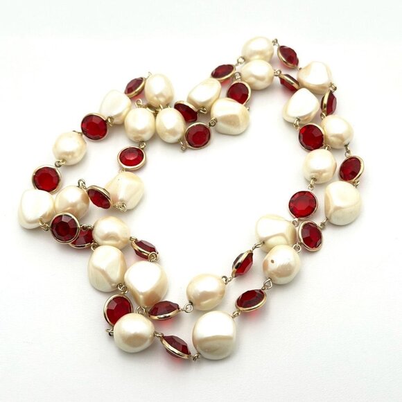 Womans Necklace Red Crystal Faux Pearl 34 Inch Gold Tone Statment Vintage - Picture 3 of 5